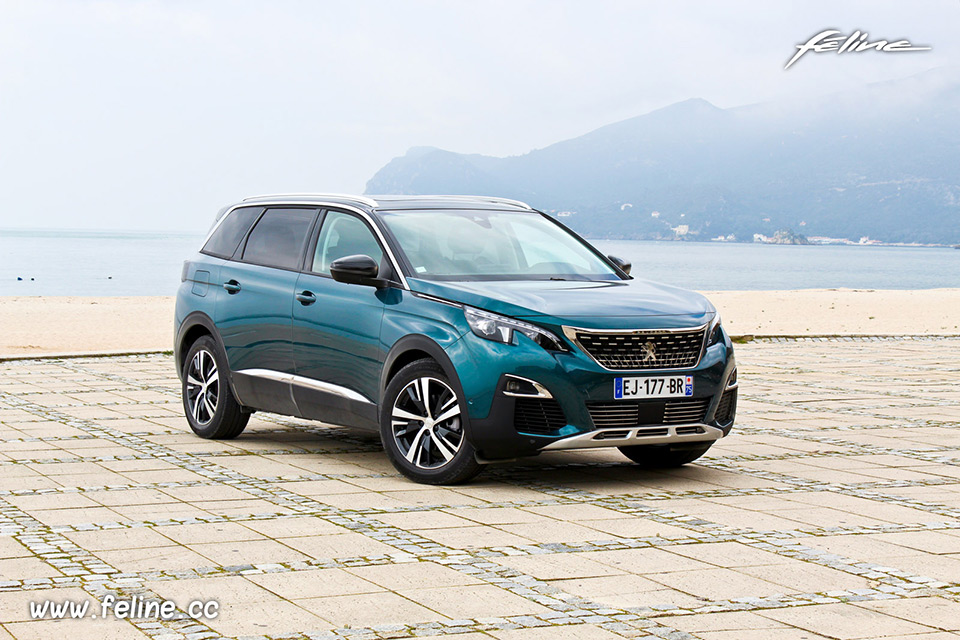 Peugeot 5008 Hybrid (2023) : le SUV à 7 places est pour la première fois  disponible en