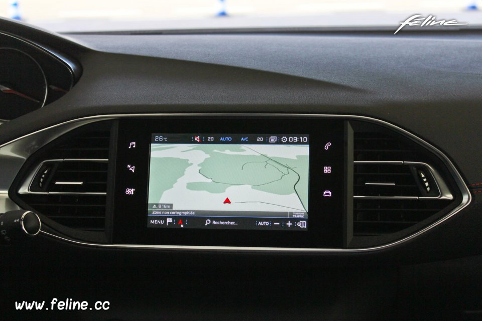 Photo écran tactile GPS Peugeot 308 GTi restylée 2017