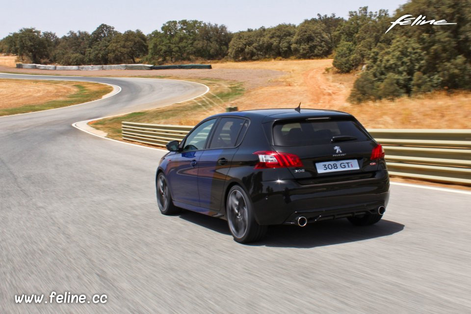 Photo essai circuit Peugeot 308 GTi restylée 2017