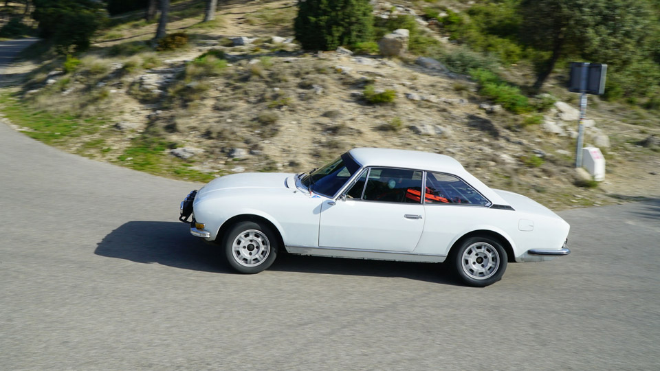 Tour Auto 2018 : deux Peugeot 504 engagées par la marque au lion !