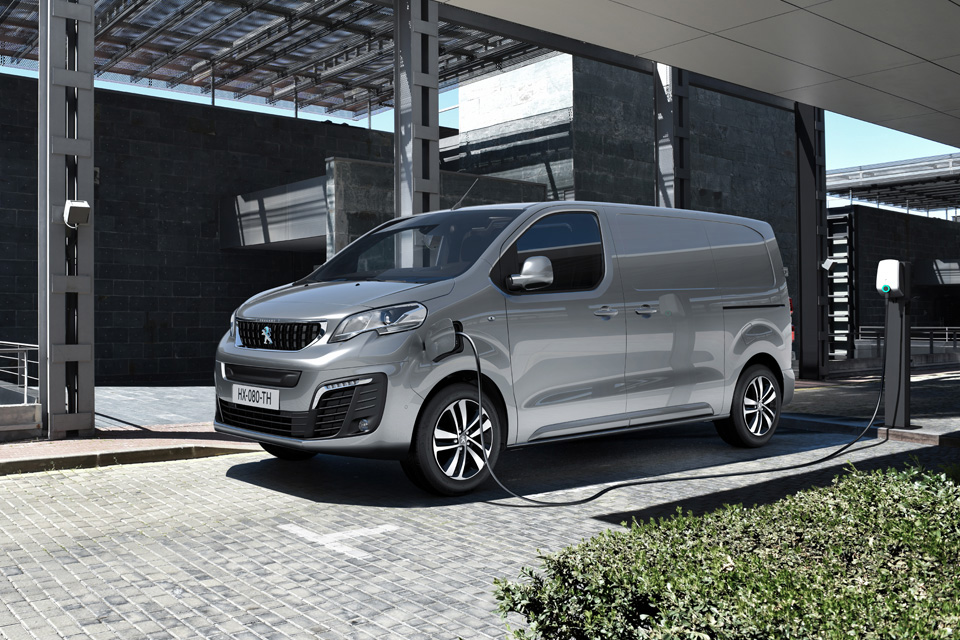 Photo Peugeot e-Expert 2020 : l’utilitaire du Lion passe à l’électrique