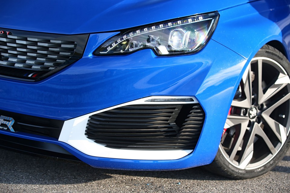 Photo détail bouclier Peugeot 308 R HYbrid - Castellet 2015