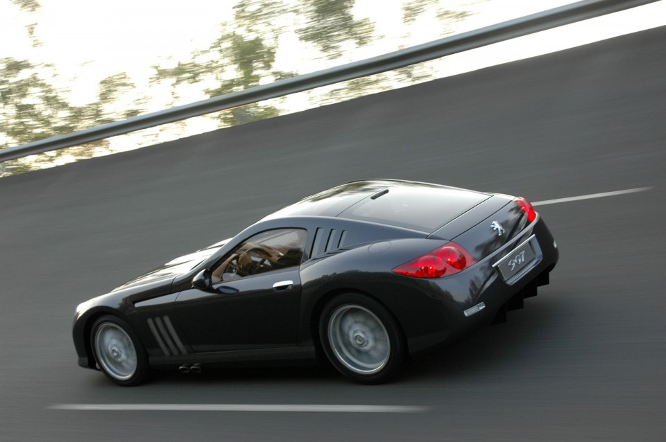 Photo officielle Peugeot 907 Concept (2004)