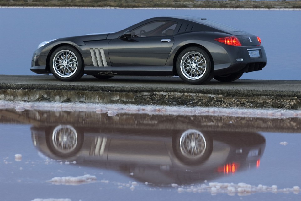 Photo officielle Peugeot 907 Concept (2004)