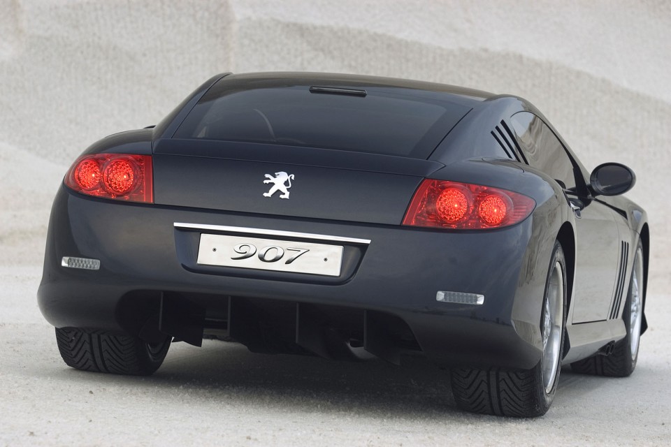 Photo officielle Peugeot 907 Concept (2004)