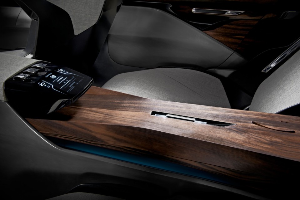 Photo console centrale Peugeot Exalt Concept (2014)