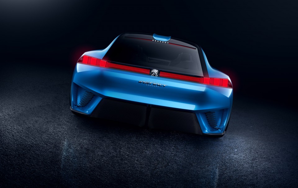 Photo officielle face arrière Peugeot Instinct Concept Car (201