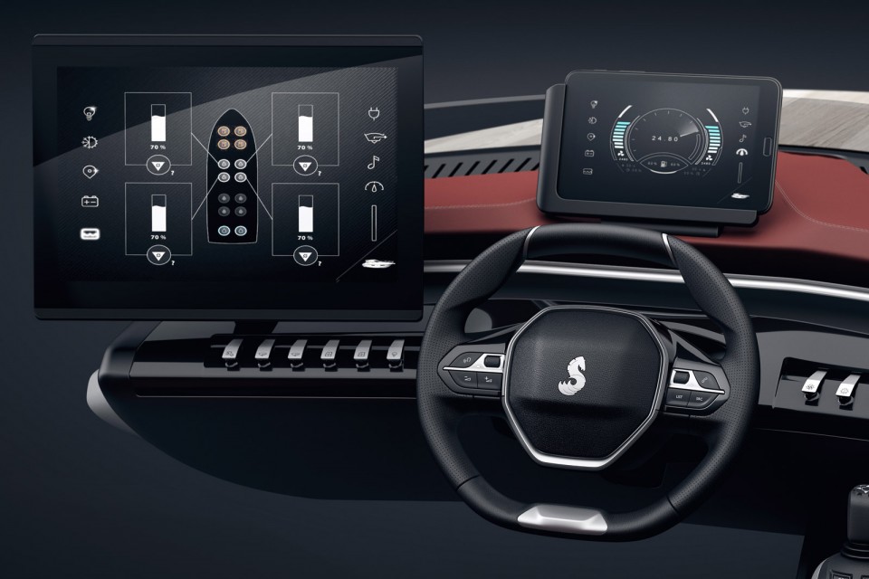 Photo interface Ship Control Bénéteau Peugeot Sea Drive Concep