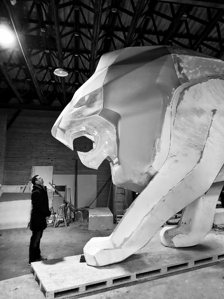 Photo Making Of Lion Monumental Peugeot (2018)