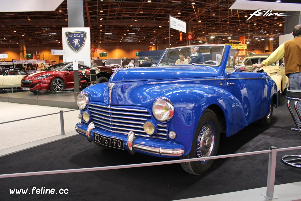 Photo Peugeot 203 Worblaufen Cabriolet (1951) et Peugeot RCZ R (2013) - Salon Rétromobile 2014