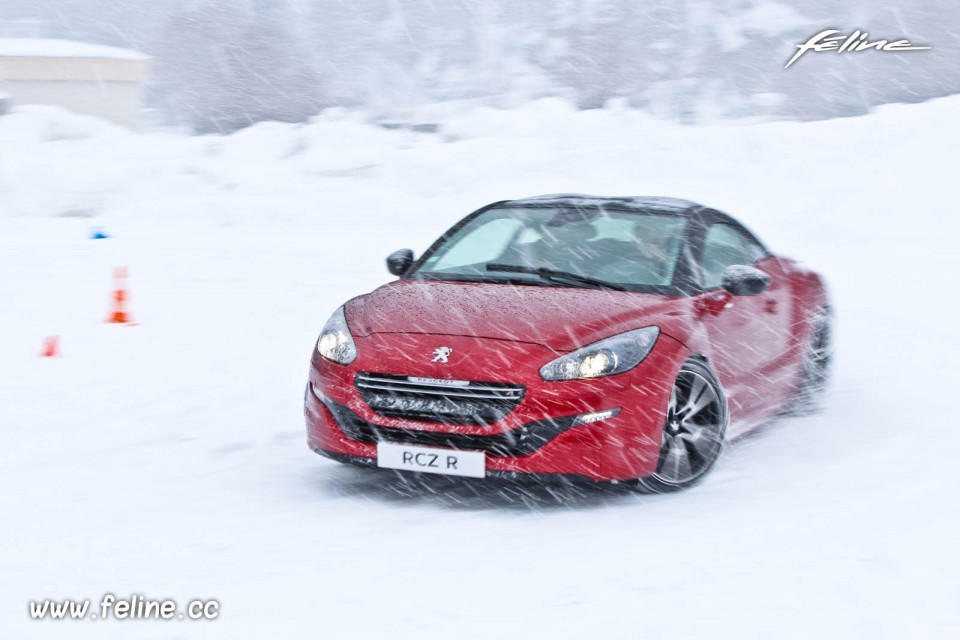 Photo Peugeot RCZ R Rouge Erythrée - Peugeot Winter Experience 2014