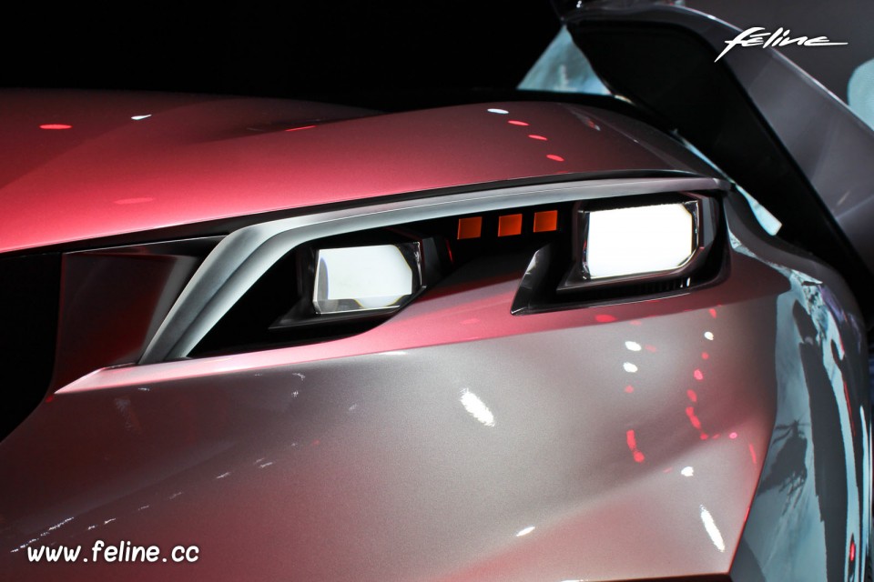 Photo feux avant Peugeot Quartz Concept (2014) - Salon de Paris