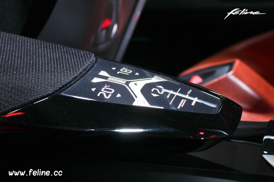 Photo console centrale arrière Peugeot Quartz Concept (2014) -