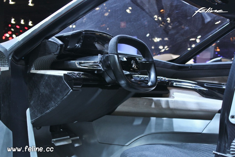 Photo i-Cockpit Peugeot Exalt Concept (2014) - Salon de Paris 20