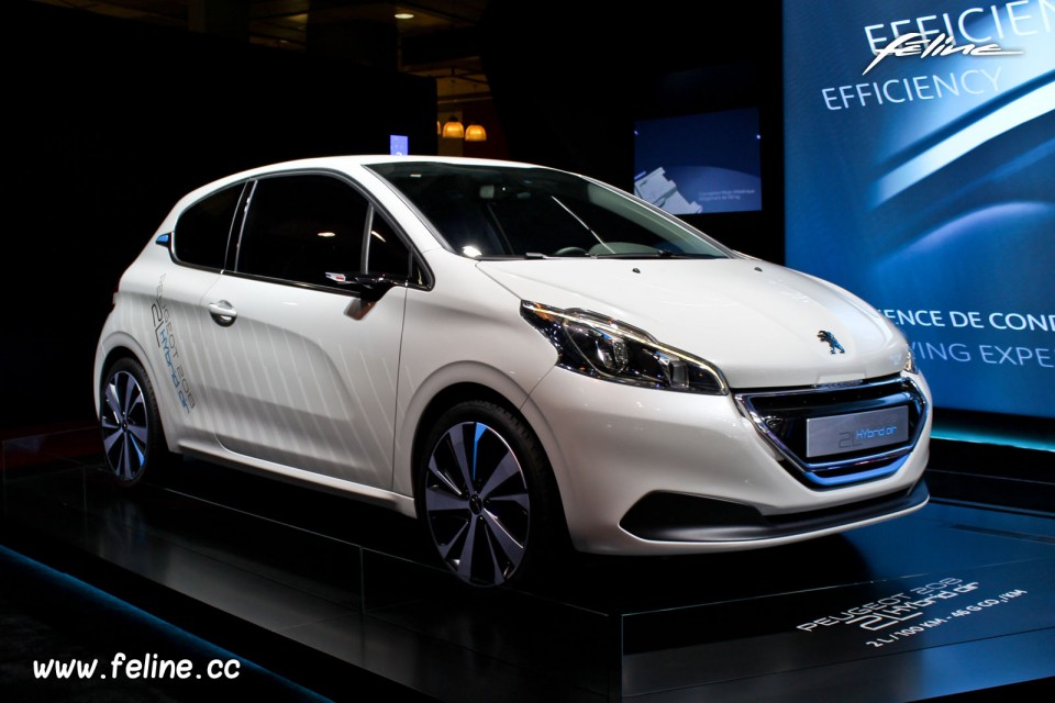 Photo Peugeot 208 HYbrid Air 2L Concept - Salon de Paris 2014