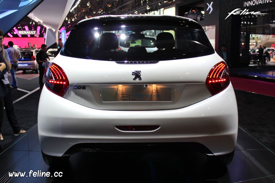 Photo Peugeot 208 HYbrid Air 2L Concept - Salon de Paris 2014