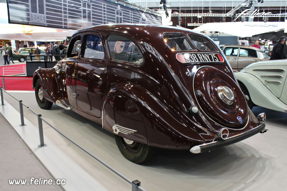 Peugeot 402 Limousine (1935) - Salon Rétromobile 2015