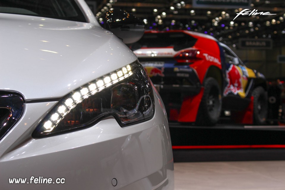 Photo phare avant Full LED Peugeot 308 GT Line - Salon de Genèv