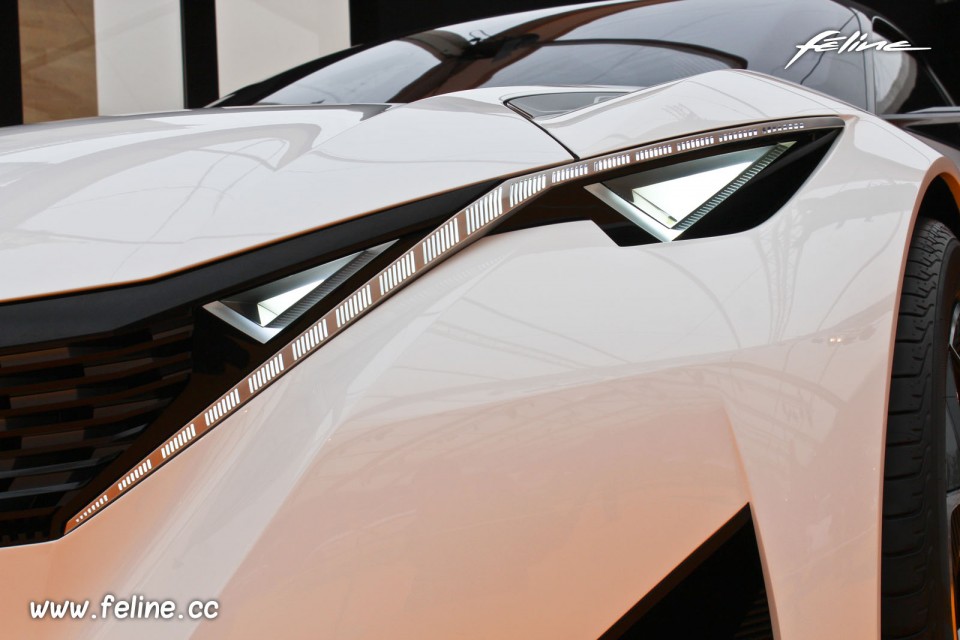 Photo feux avant Peugeot Fractal (2015) - Expo Concept Cars 2016