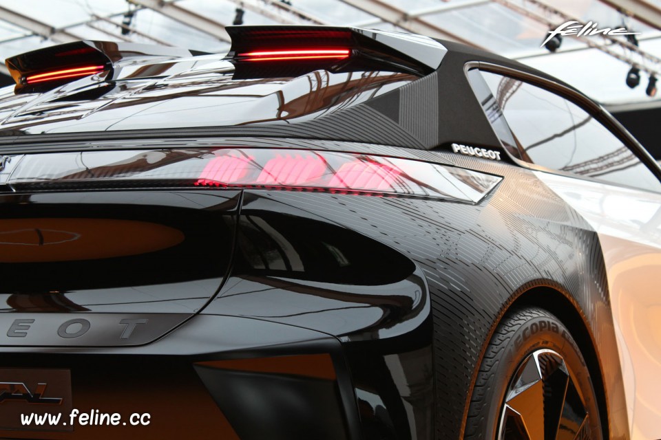 Photo feux arrière Peugeot Fractal (2015) - Expo Concept Cars 2