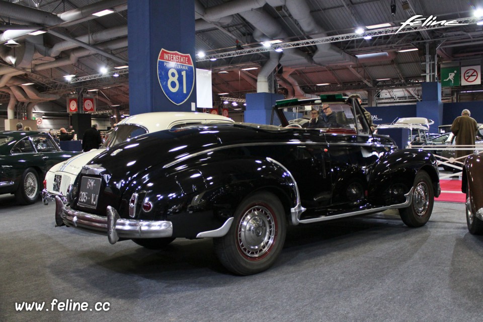 Photo Peugeot 203 C Cabriolet (1955) - Salon Rétromobile 2016