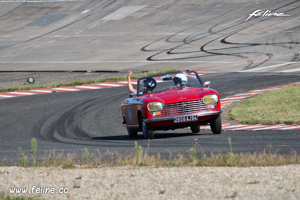 Photo Peugeot 204 Cabrio - Les Grandes Heures Automobiles 2016