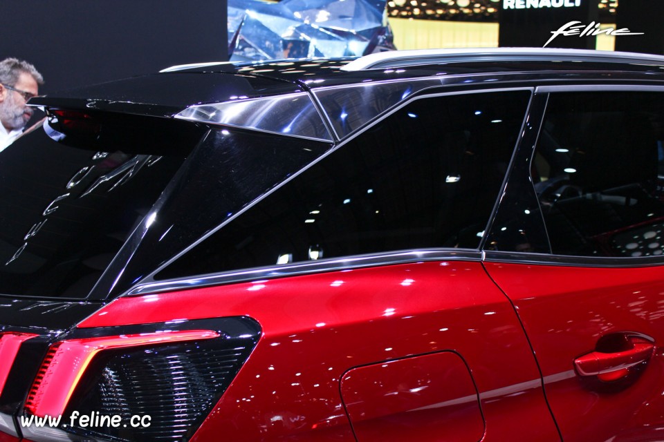 Photo Peugeot 3008 II Rouge Ultimate - Salon de Paris 2016