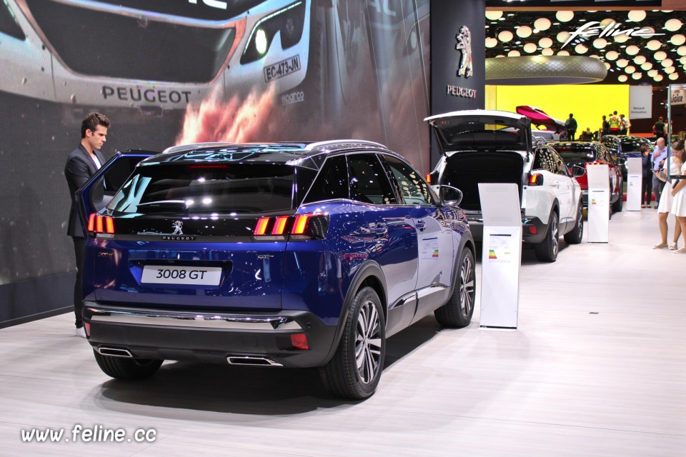 Photo Peugeot 3008 II Bleu Magnetic - Salon de Paris 2016