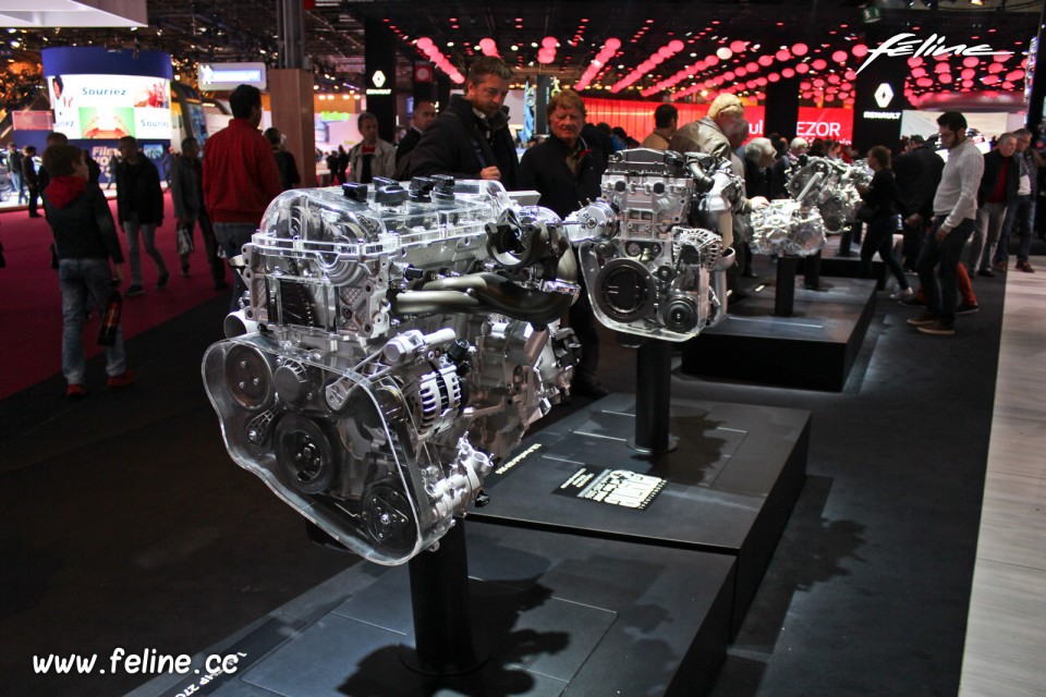 Photo moteurs Peugeot - Salon de Paris 2016