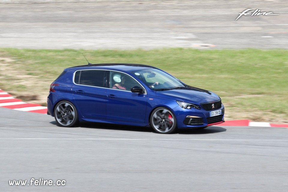 Photo Peugeot 308 GTi restylée - Les Grandes Heures Automobiles