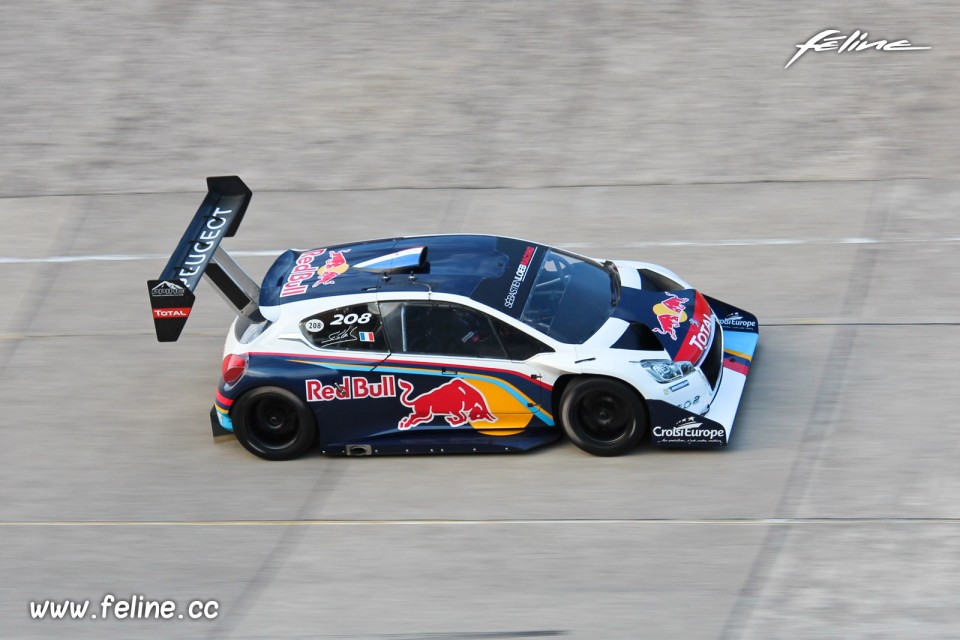 Photo Peugeot 208 T16 Pikes Peak - Les Grandes Heures Automobile