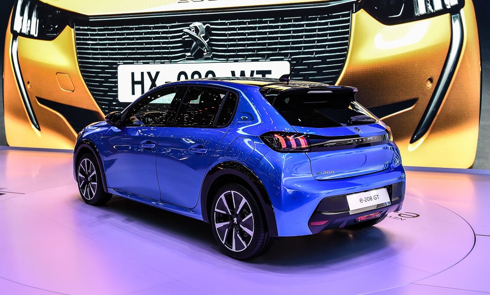 Photo 3/4 arrière Peugeot e-208 GT - Salon de Genève 2019