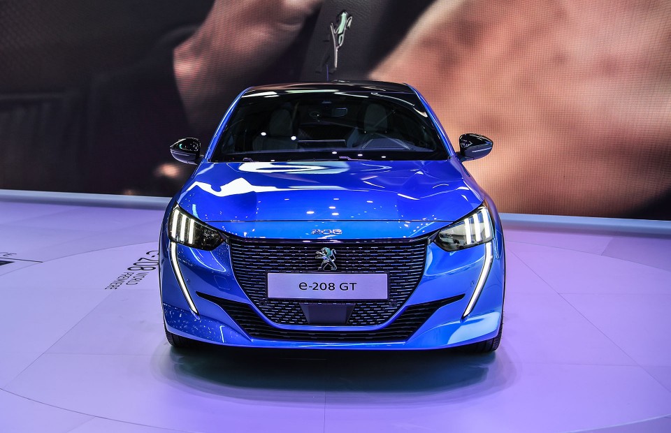 Photo face avant Peugeot e-208 GT - Salon de Genève 2019