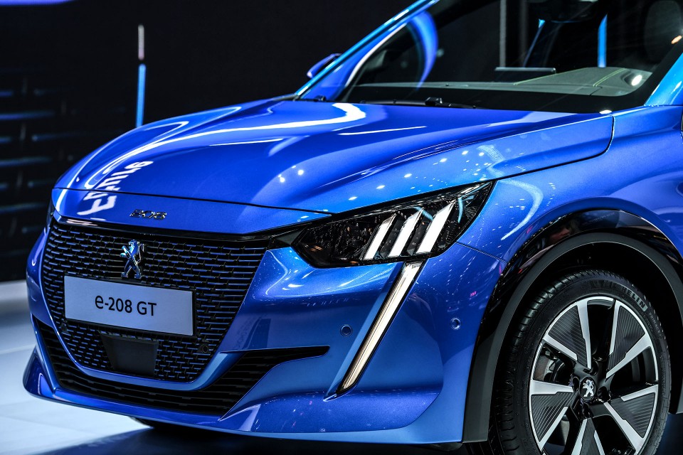 Photo bouclier avant Peugeot e-208 GT - Salon de Genève 2019