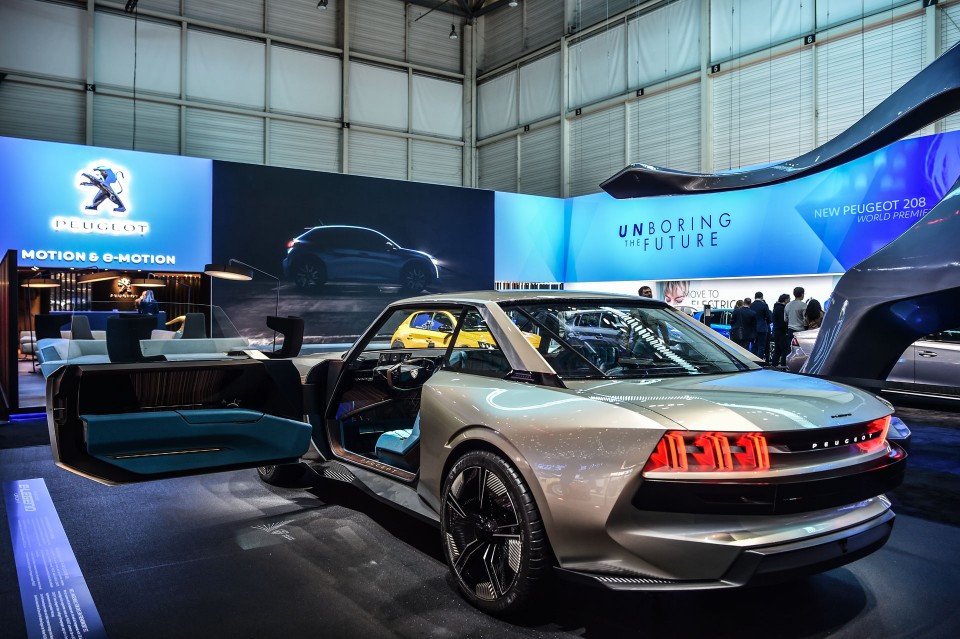 Photo 3/4 arrière Peugeot e-Legend Concept - Salon de Genève 2