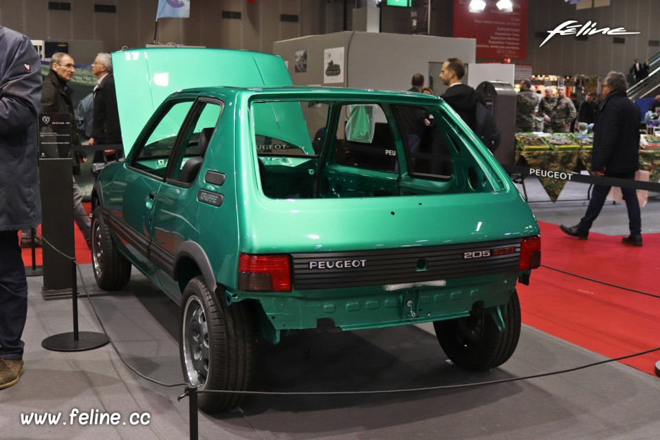 Photo Peugeot 205 Griffe restauration - Salon Rétromobile 2020