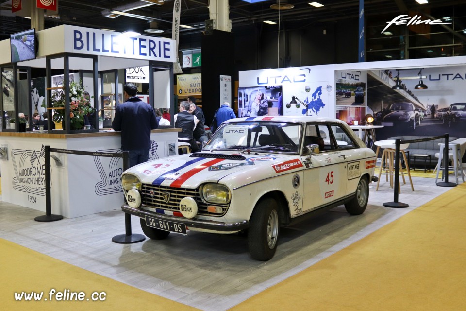 Photo Peugeot 204 Coupé - Salon Rétromobile 2023