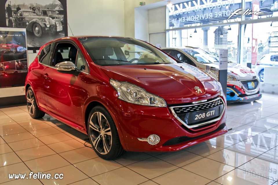 Peugeot 208 GTi Rouge Rubi - Peugeot Darl'mat Grenelle - Janvier 2014 - 007