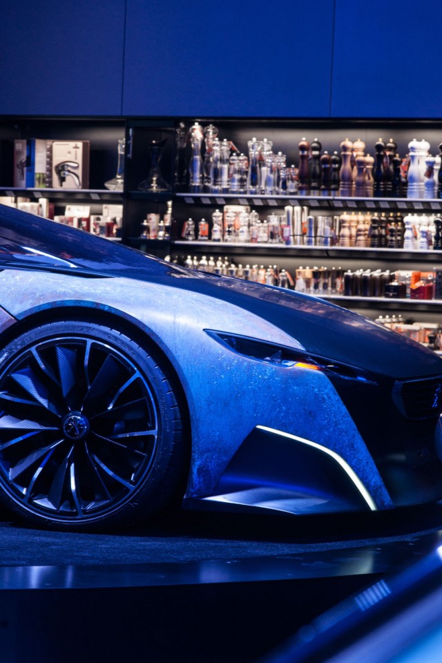 Nouvelle vitrine Peugeot Avenue Paris - Septembre 2014