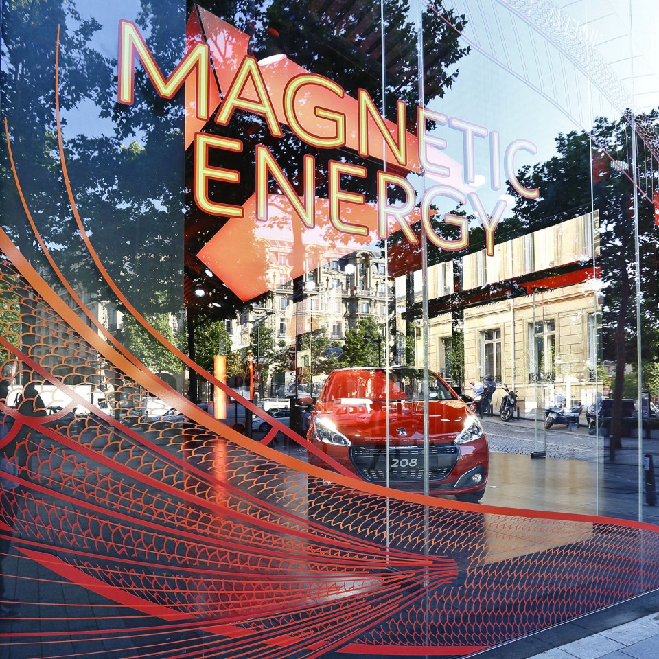 Vitrine « Magnetic Energy » @ Peugeot Avenue Paris - Juillet 2015