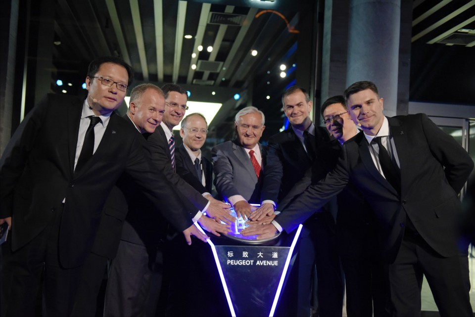 Photo inauguration @ Peugeot Avenue Pékin - Mai 2016