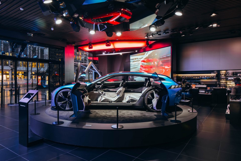 Photo vitrine Peugeot Instinct Concept @ Peugeot Avenue Paris 20