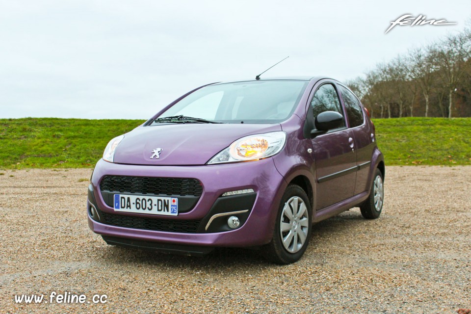 Photo Essai Peugeot 107 Active Prune Plum - 1.0e 12V 68 ch ETG5 - 1-028