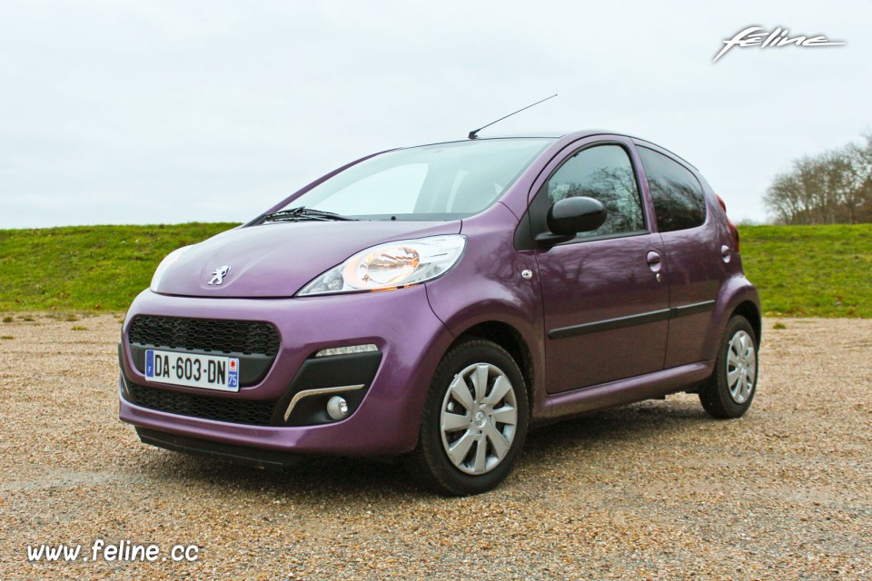 Photo Essai Peugeot 107 Active Prune Plum - 1.0e 12V 68 ch ETG5 - 1-029