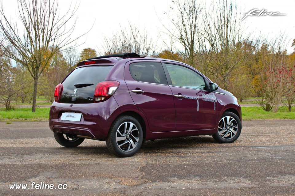 Photo 3/4 arrière Peugeot 108 Allure Top Red Purple