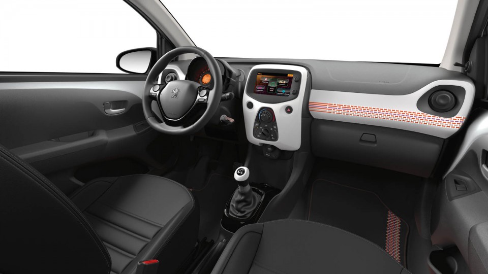 Photo thème Dual intérieur Peugeot 108