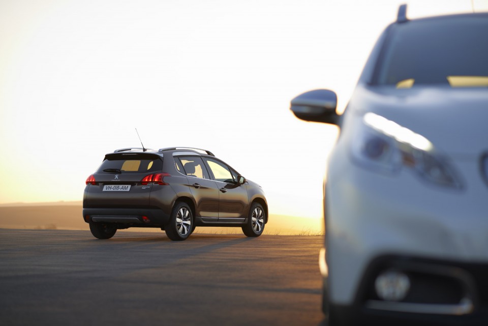 Photo Peugeot 2008 I Brun Makaha et Blanc Nacré (2013) - 1-017