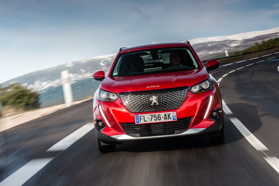 Photo officielle Peugeot 2008 II Allure Rouge Elixir - Essais pr