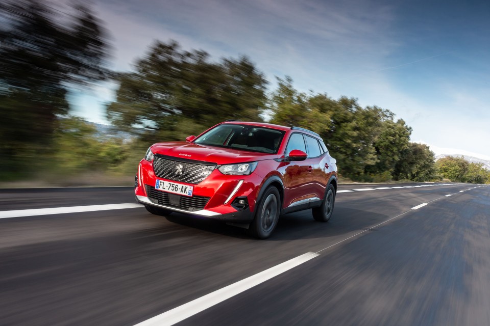 Photo officielle Peugeot 2008 II Allure Rouge Elixir - Essais pr