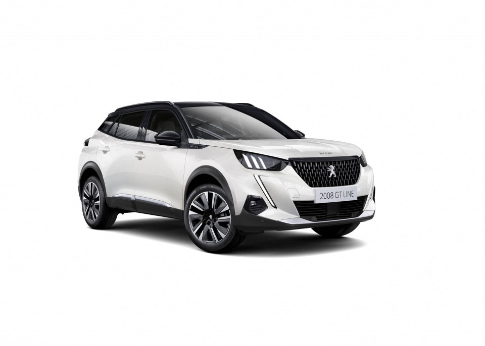 Photo 3/4 avant (fond blanc) Peugeot 2008 II GT Line (2019)